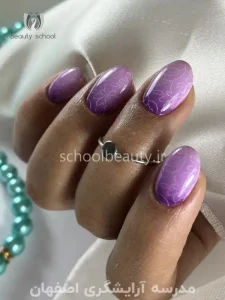 آموزش کاشت ناخن در اصفهان